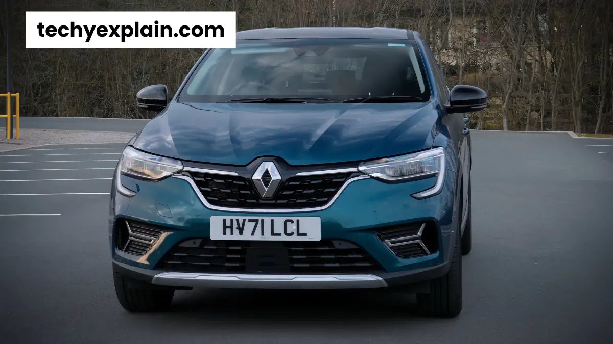 Renault Arkana Hybrid SUV Car